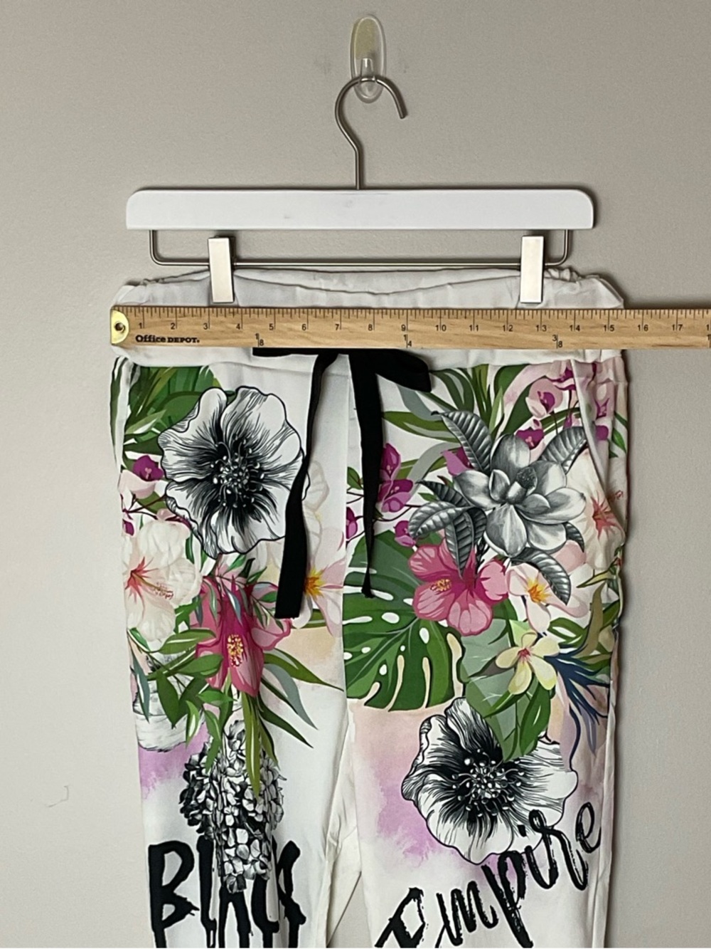 Womens Gigi Moda Floral Print Dreasy White Floral Jogger Tropical Artsy Sz Small - Picture 2 of 6